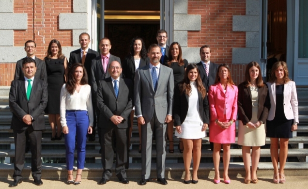 Don Felipe con los miembros de la XV Promoción de Funcionarios del Cuerpo Superior de Interventores y Auditores del Estado